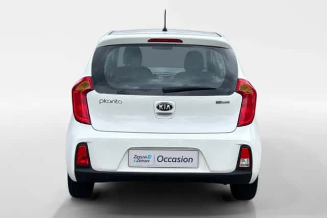 Kia Picanto (2016) thumbnail 6