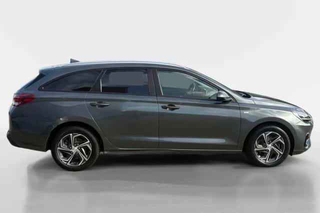Hyundai i30 (2022) thumbnail 4