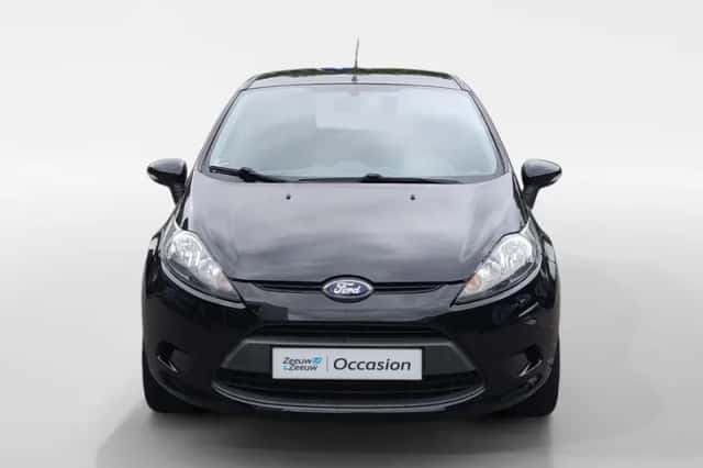 Ford Fiesta (2012) thumbnail 2