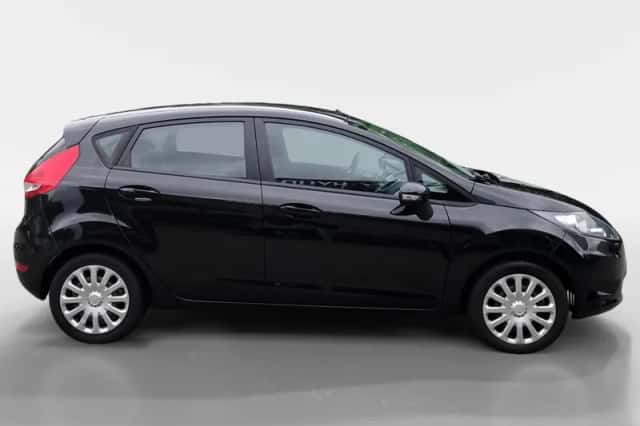 Ford Fiesta (2012) thumbnail 4