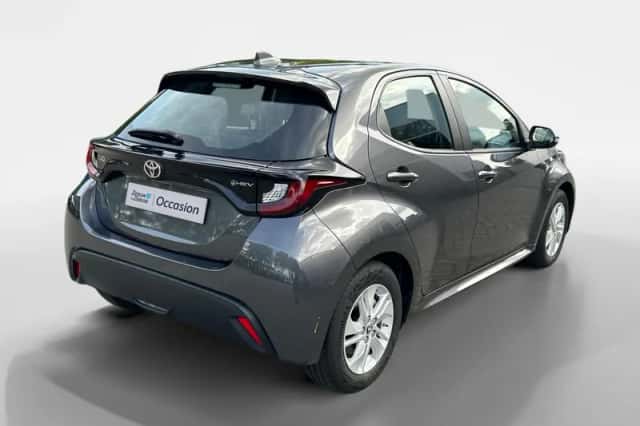 Toyota Yaris (2024) thumbnail 4