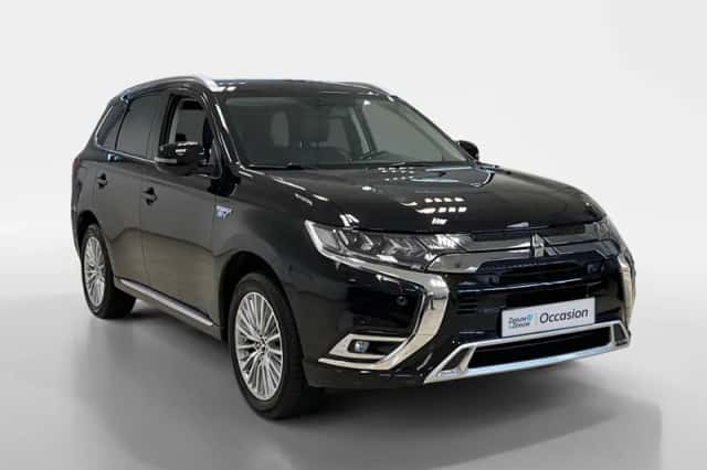 Mitsubishi Outlander (2019) thumbnail 3