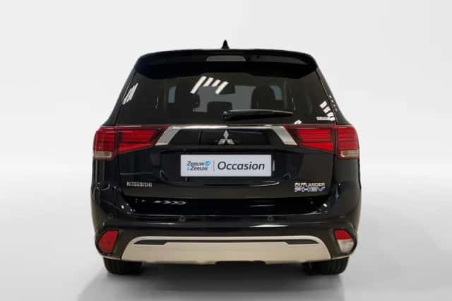Mitsubishi Outlander (2019) thumbnail 6