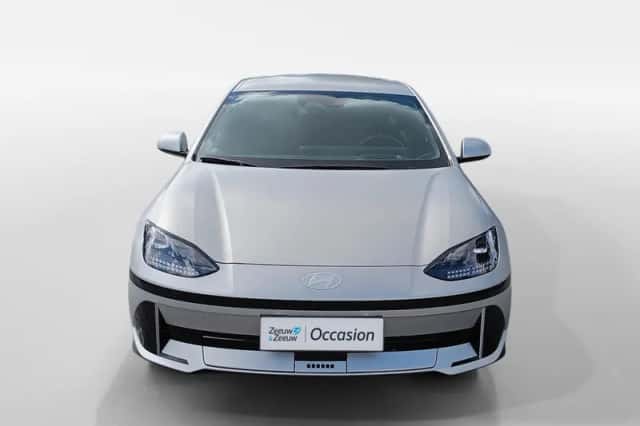 Hyundai Ioniq 6 (2023) thumbnail 2