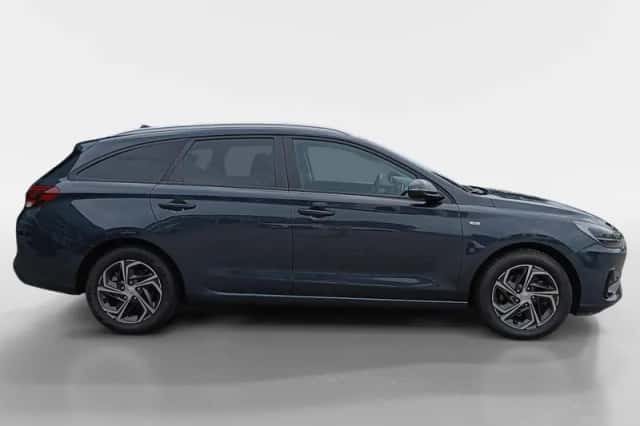 Hyundai i30 (2022) thumbnail 4