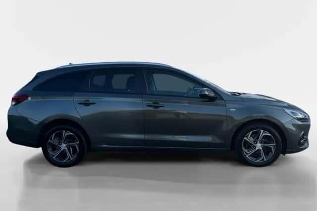 Hyundai i30 (2022) thumbnail 4