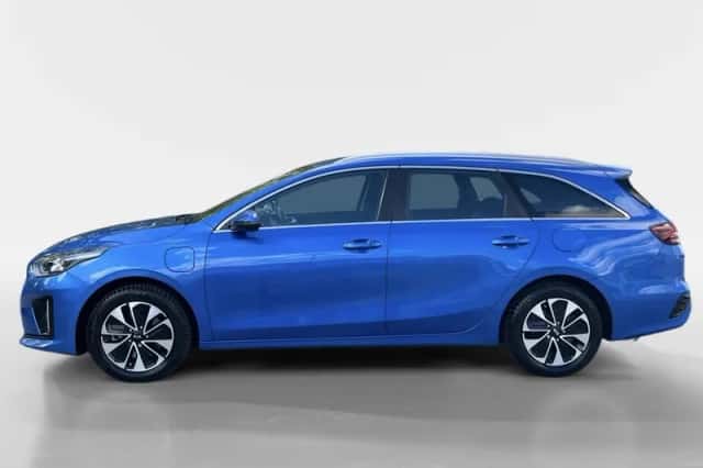 Kia Ceed Sportswagon (2021) thumbnail 2