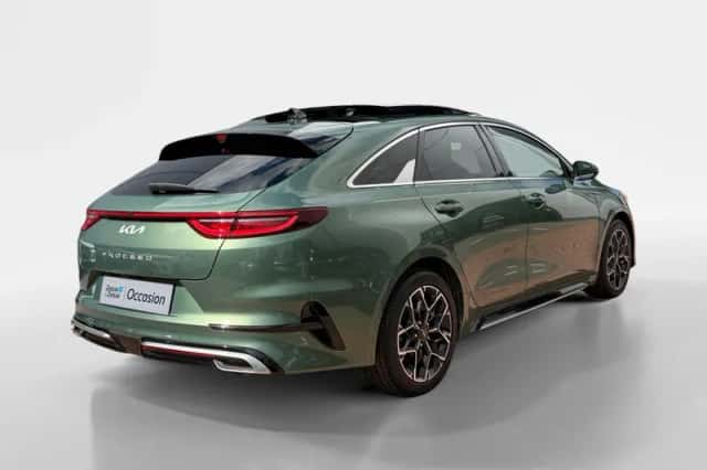 Kia Proceed (2023) thumbnail 4