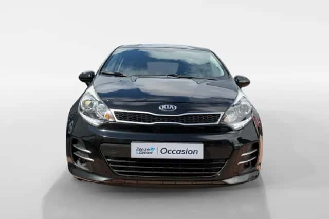Kia Rio (2015) thumbnail 2