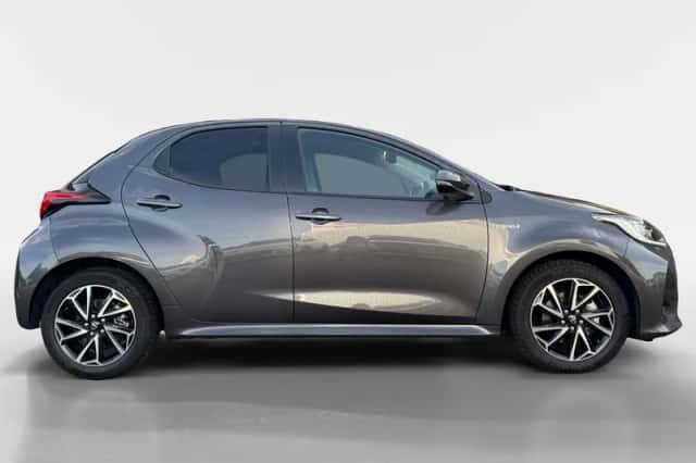 Toyota Yaris (2021) thumbnail 5