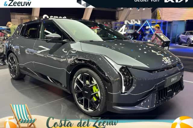 Kia EV4 (2026) thumbnail 1
