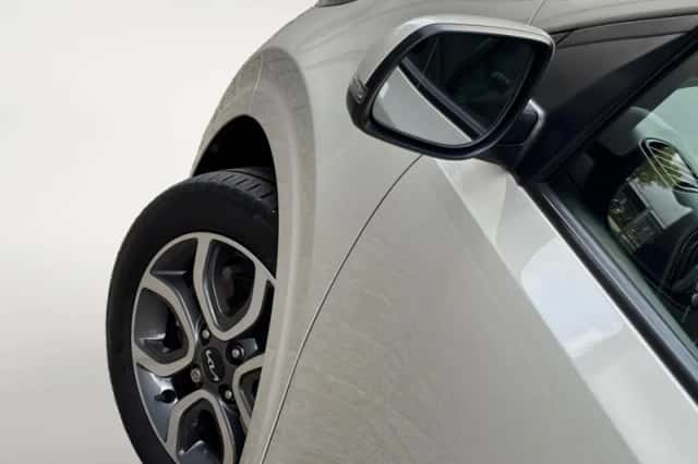 Kia Picanto (2023) thumbnail 2