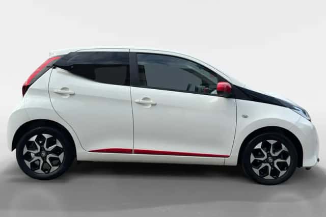 Toyota Aygo (2018) thumbnail 4