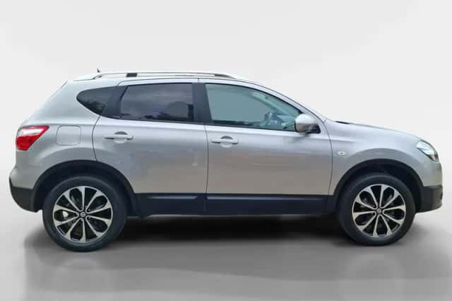 Nissan Qashqai (2012) thumbnail 4