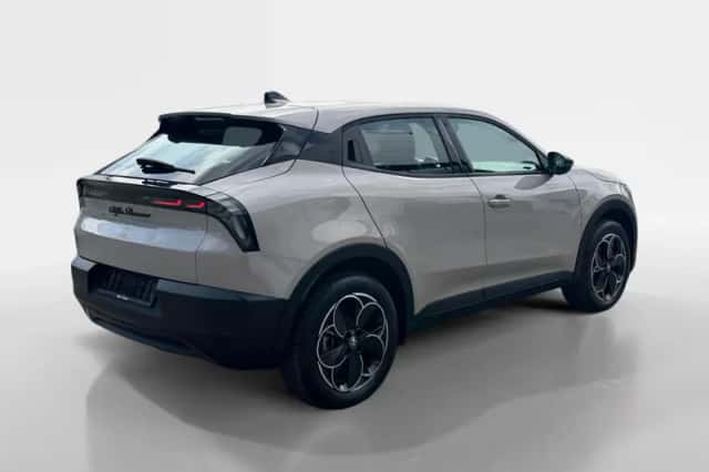 Alfa Romeo Junior (2025) thumbnail 5