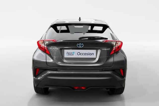 Toyota C-HR (2017) thumbnail 6