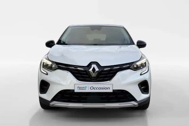 Renault Captur (2021) thumbnail 2