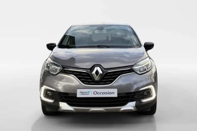 Renault Captur (2017) thumbnail 2