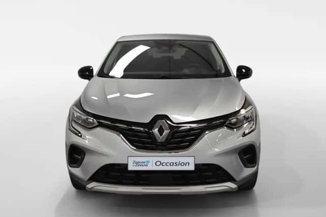 Renault Captur (2023) thumbnail 2