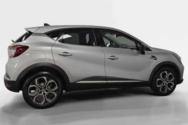 Renault Captur (2023) thumbnail 4