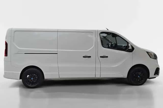 Renault Trafic (2024) thumbnail 4