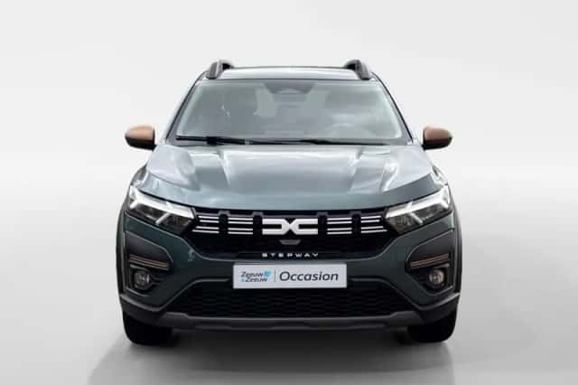 Dacia Sandero Stepway (2024) thumbnail 3