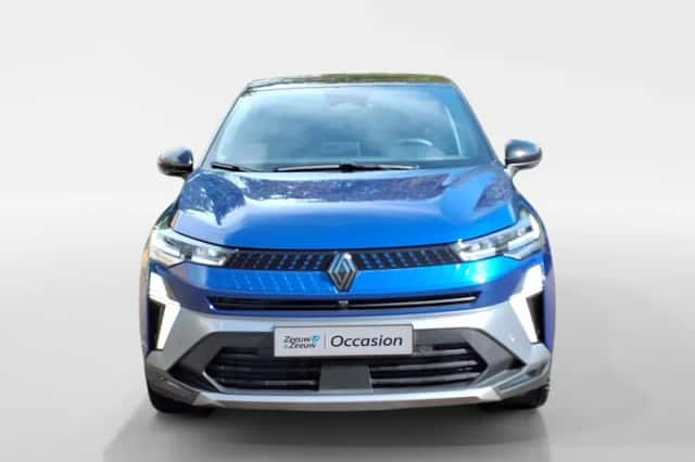 Renault Captur (2024) thumbnail 2