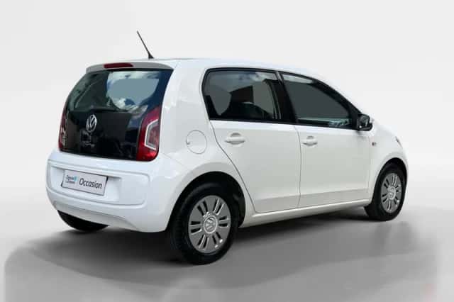 Volkswagen Up! (2015) thumbnail 5