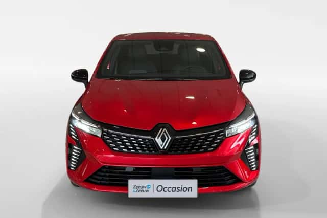 Renault Clio (2024) thumbnail 3