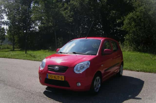 Kia Picanto (2010) thumbnail 2