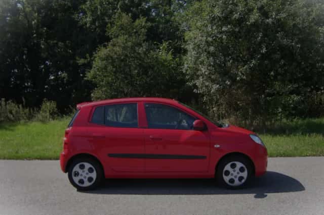 Kia Picanto (2010) thumbnail 3