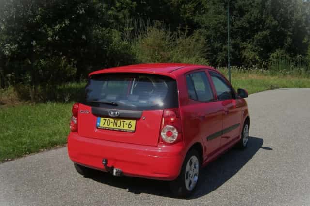 Kia Picanto (2010) thumbnail 4