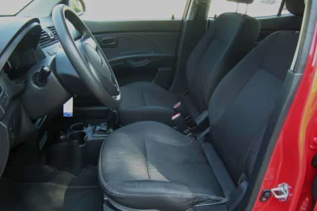 Kia Picanto (2010) thumbnail 5