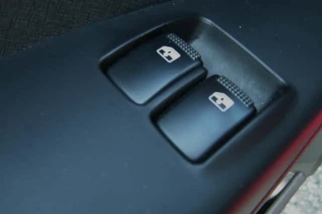 Kia Picanto (2010) thumbnail 6