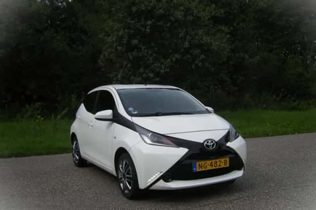 Toyota Aygo (2015) thumbnail 1