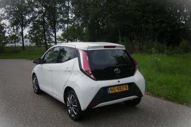 Toyota Aygo (2015) thumbnail 4