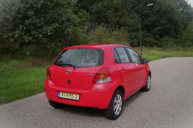 Toyota Yaris (2009) thumbnail 6