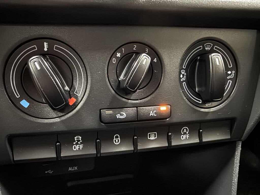 ŠKoda Rapid Spaceback 1.2 Tsi Greentech Ambition Businessline Pro thumbnail 10