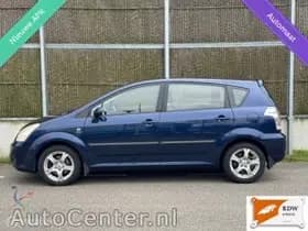 Toyota Corolla thumbnail 3