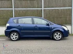 Toyota Corolla thumbnail 6