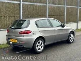Alfa Romeo 147 thumbnail 4
