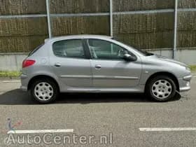 Peugeot 206 thumbnail 6