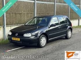 Volkswagen Golf thumbnail 2
