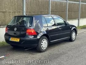 Volkswagen Golf thumbnail 4