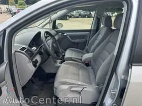 Volkswagen Touran thumbnail 7