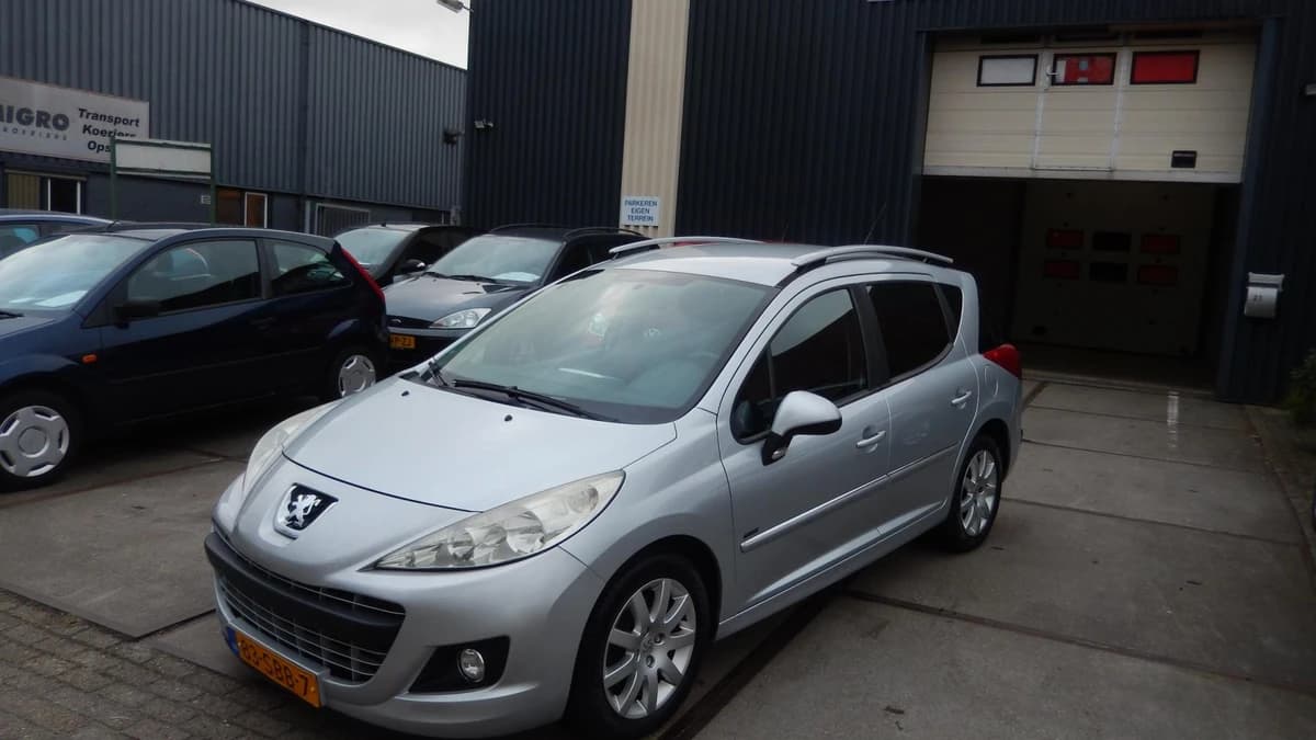 Peugeot 207 — foto 1