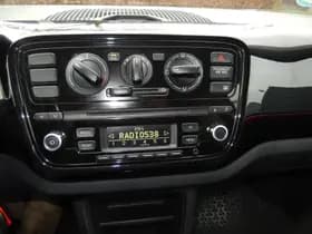 Volkswagen Up! thumbnail 18