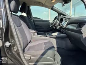 Nissan Leaf thumbnail 5