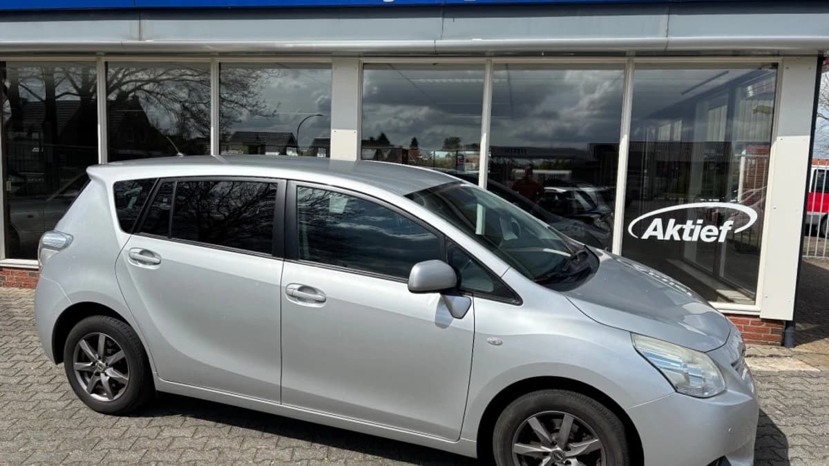 Toyota VERSO — foto 1