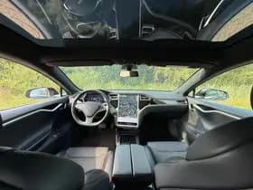 Tesla Model S thumbnail 17